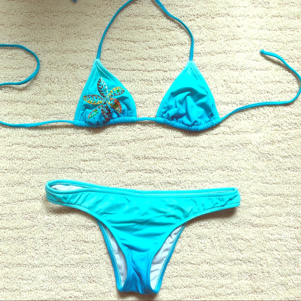 Raisins bikini